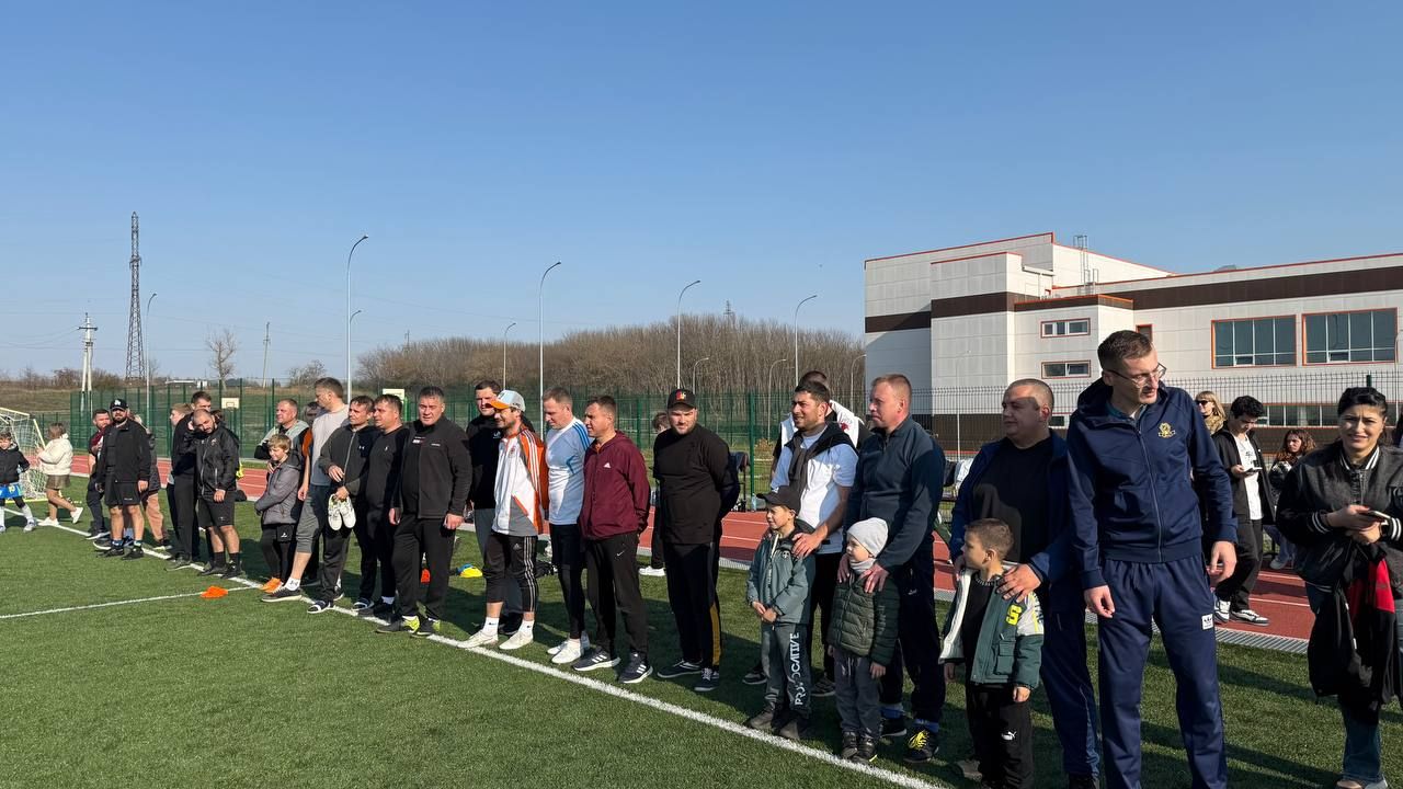 ФУТБОЛ ОБЪЕДИНЯЕТ СЕМЬИ. ТУРНИР В ЧЕСТЬ ДНЯ СЫНОВЕЙ ФУТБОЛ ОБЪЕДИНЯЕТ СЕМЬИ. ТУРНИР В ЧЕСТЬ ДНЯ СЫНОВЕЙ