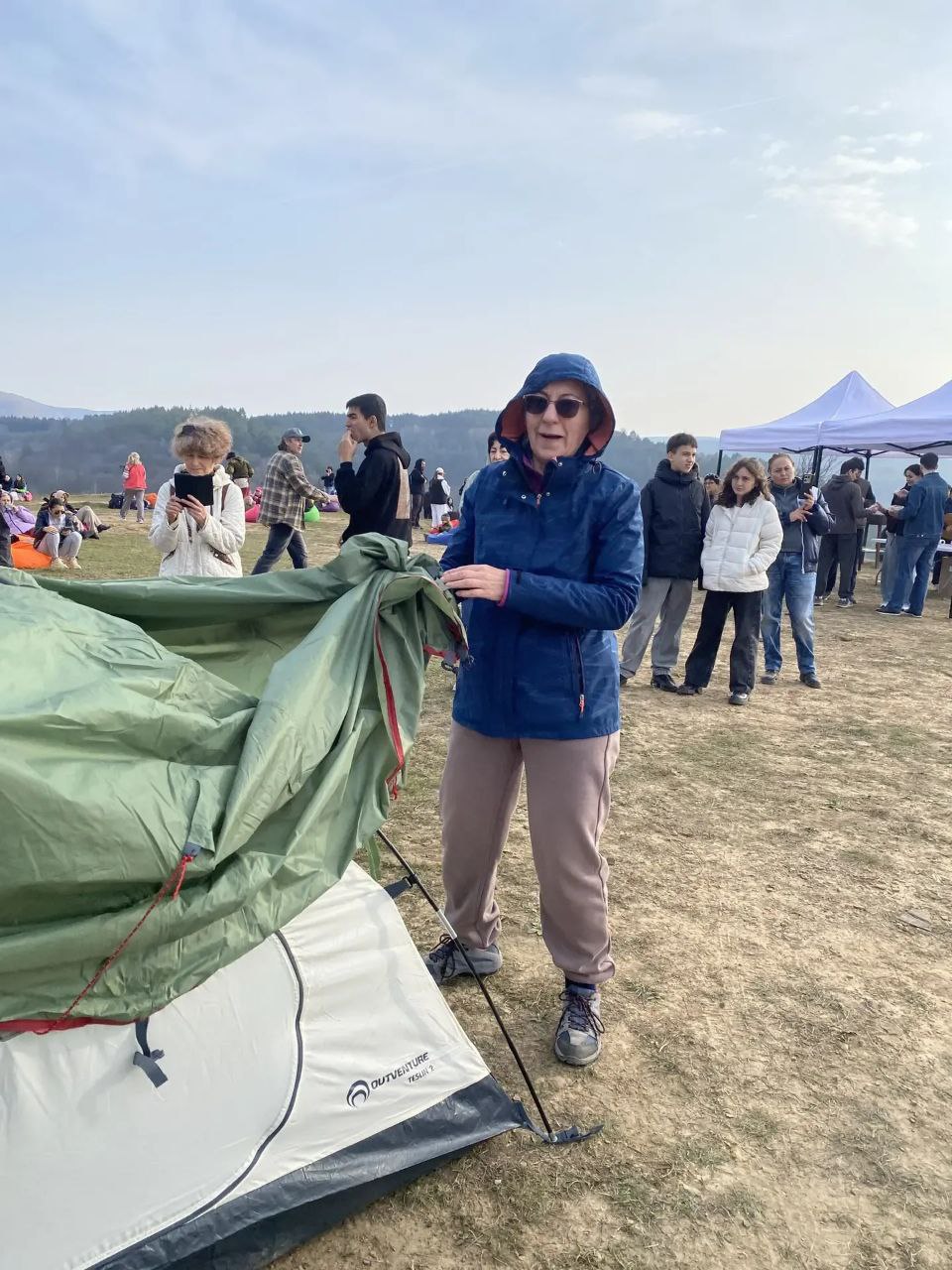 ИДЕМ В ПОХОД!. Вчера учащиеся гимназии пошли в осенний туристический поход на историческую казачью гору Пикет! Ребята прошли живописный маршрут по Косыгиной тропе, протяжённостью в 9 км, получили мастер-классы от опытного... ИДЕМ В ПОХОД!. Вчера учащиеся гимназии пошли в осенний туристический поход на историческую казачью гору Пикет! Ребята прошли живописный маршрут по Косыгиной тропе, протяжённостью в 9 км, получили мастер-классы от опытного...