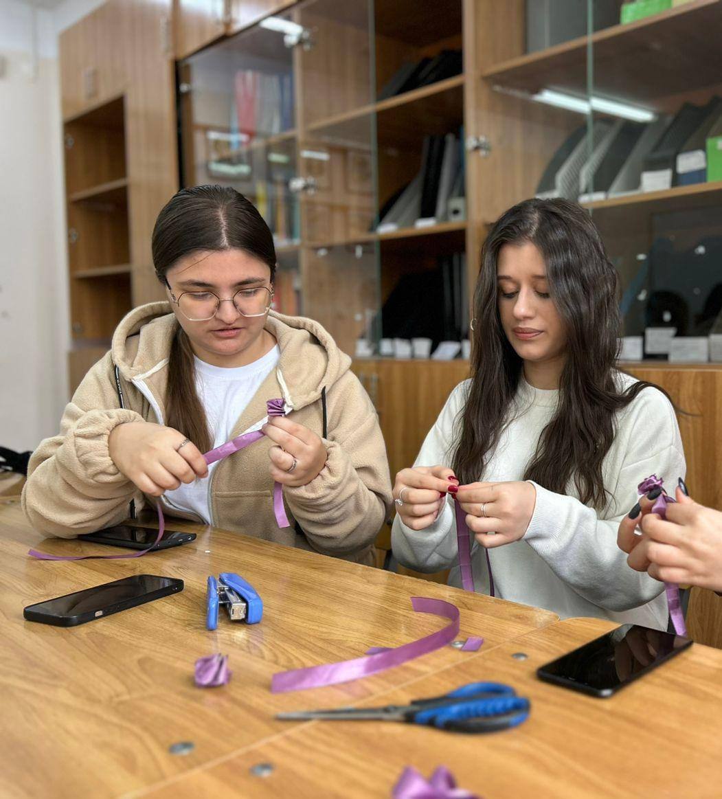 ПРЕПОДАВАЛИ И СТУДЕНТЫ ФИЛИАЛ СГПИ В Г. ЕССЕНТУКИ ПОДДЕРЖАЛИ ВСЕРОССИЙСКУЮ АКЦИЮ «МНЕ НЕ ФИОЛЕТОВО» В МЕЖДУНАРОДНЫЙ ДЕНЬ НЕДОНОШЕННЫХ ДЕТЕЙ ПРЕПОДАВАЛИ И СТУДЕНТЫ ФИЛИАЛ СГПИ В Г. ЕССЕНТУКИ ПОДДЕРЖАЛИ ВСЕРОССИЙСКУЮ АКЦИЮ «МНЕ НЕ ФИОЛЕТОВО» В МЕЖДУНАРОДНЫЙ ДЕНЬ НЕДОНОШЕННЫХ ДЕТЕЙ