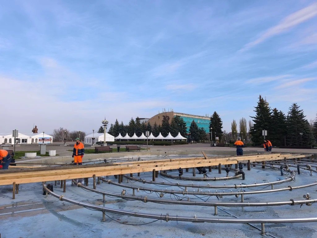 В Ставрополе начали монтаж зимних фонтанов
