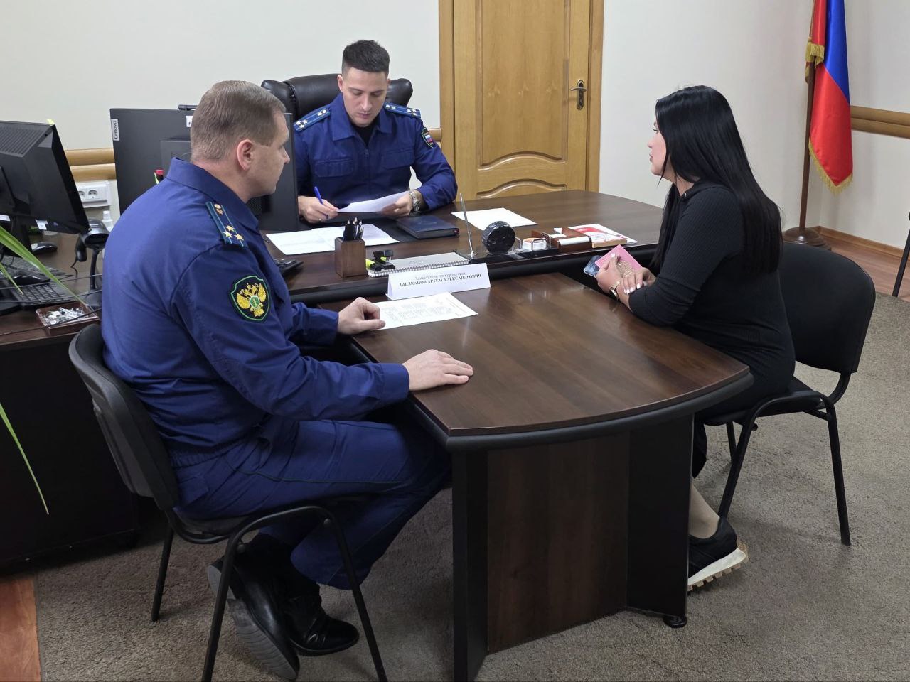 Представители прокуратуры региона активно продолжают работу по выездному приему населения края Представители прокуратуры региона активно продолжают работу по выездному приему населения края