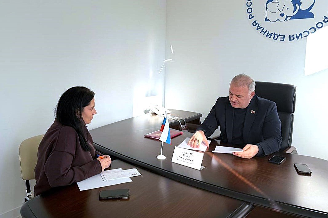 Работа с населением: депутаты Думы Ставрополя провели личные приемы граждан и встречи с жителями Работа с населением: депутаты Думы Ставрополя провели личные приемы граждан и встречи с жителями