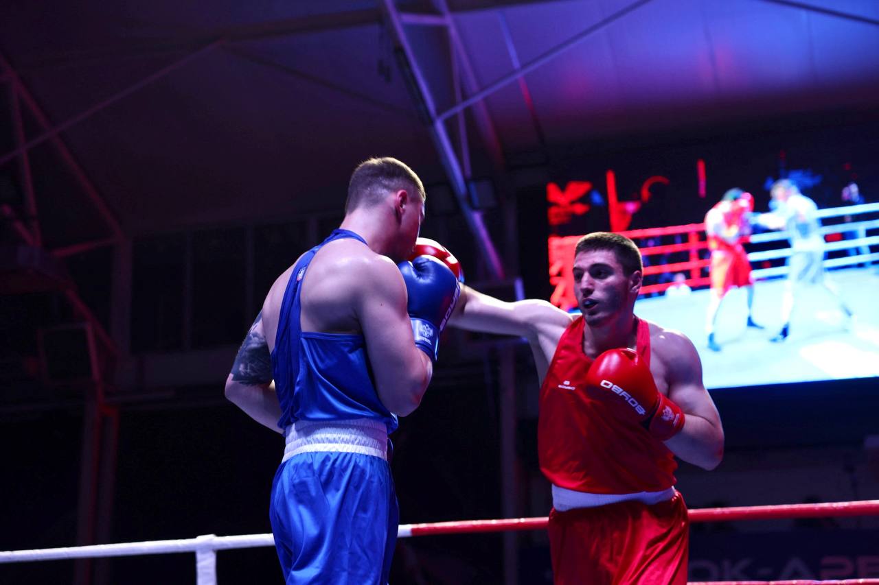 Вечер бокса. В Ставрополе прошёл турнир «ВЕЧЕР БОКСА», впервые состоявшийся в 2024 году в Михайловске и посвящённый памяти Дениса Соловьёва, кандидата в мастера спорта по боксу, погибшего на СВО Вечер бокса. В Ставрополе прошёл турнир «ВЕЧЕР БОКСА», впервые состоявшийся в 2024 году в Михайловске и посвящённый памяти Дениса Соловьёва, кандидата в мастера спорта по боксу, погибшего на СВО