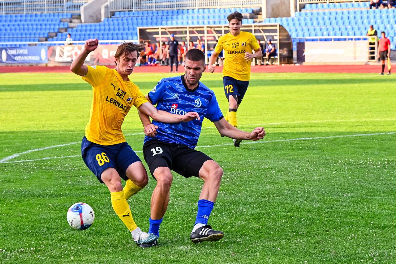 «Динамо» снова на вершине. Юбилейную, 20-ю победу отпраздновали в первенстве России в первой группе дивизиона «Б» второй лиги футболисты ставропольского «Динамо»