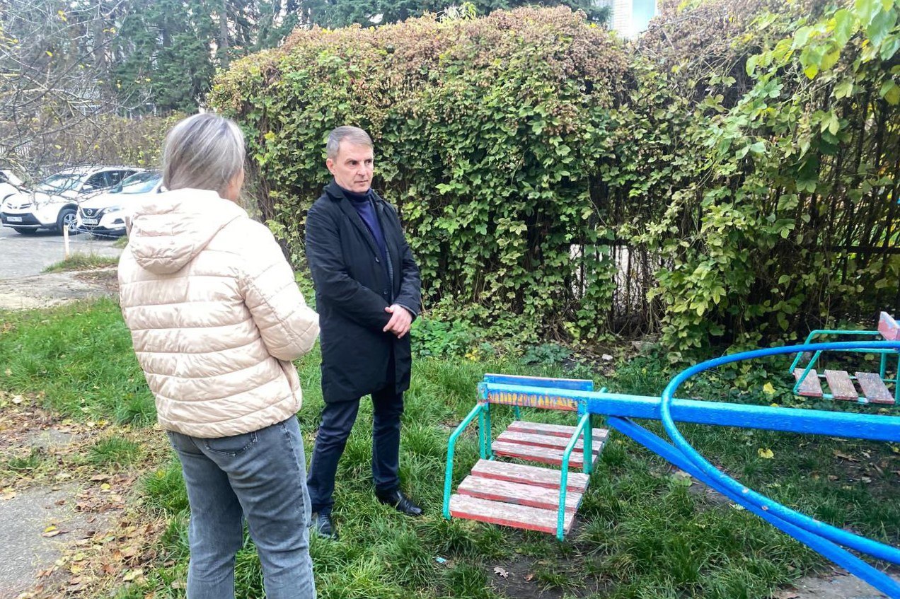 Работа с населением: депутаты Думы Ставрополя провели личные приемы граждан и встречи с жителями Работа с населением: депутаты Думы Ставрополя провели личные приемы граждан и встречи с жителями