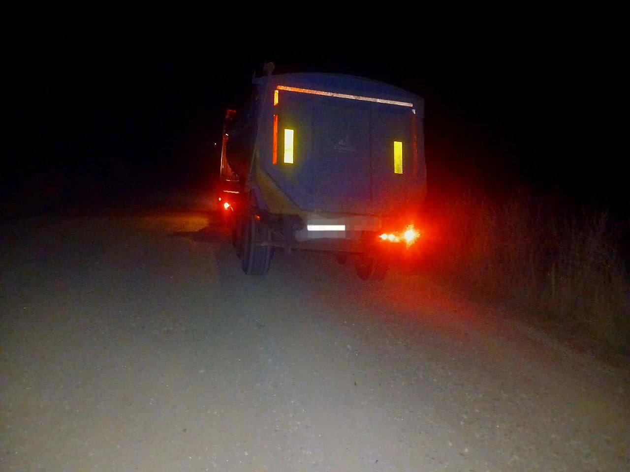 Легковушка угодила под прицеп фуры недалеко от Минеральных Вод Легковушка угодила под прицеп фуры недалеко от Минеральных Вод