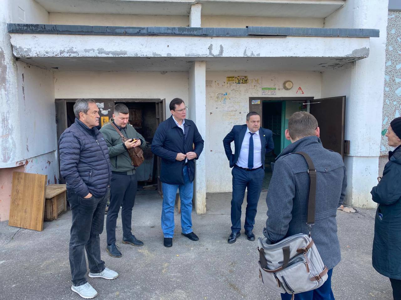 Евгений Моисеев: Пораньше с утра начали объезд аварийных участков по теплу вместе с «Теплоэнерго Кисловодск» и управляющими компаниями Евгений Моисеев: Пораньше с утра начали объезд аварийных участков по теплу вместе с «Теплоэнерго Кисловодск» и управляющими компаниями