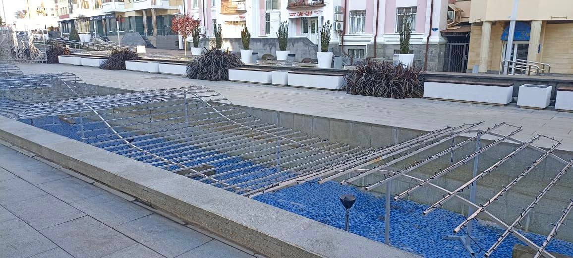 В Ставрополе фонтаны начали «примерять» зимние наряды В Ставрополе фонтаны начали «примерять» зимние наряды