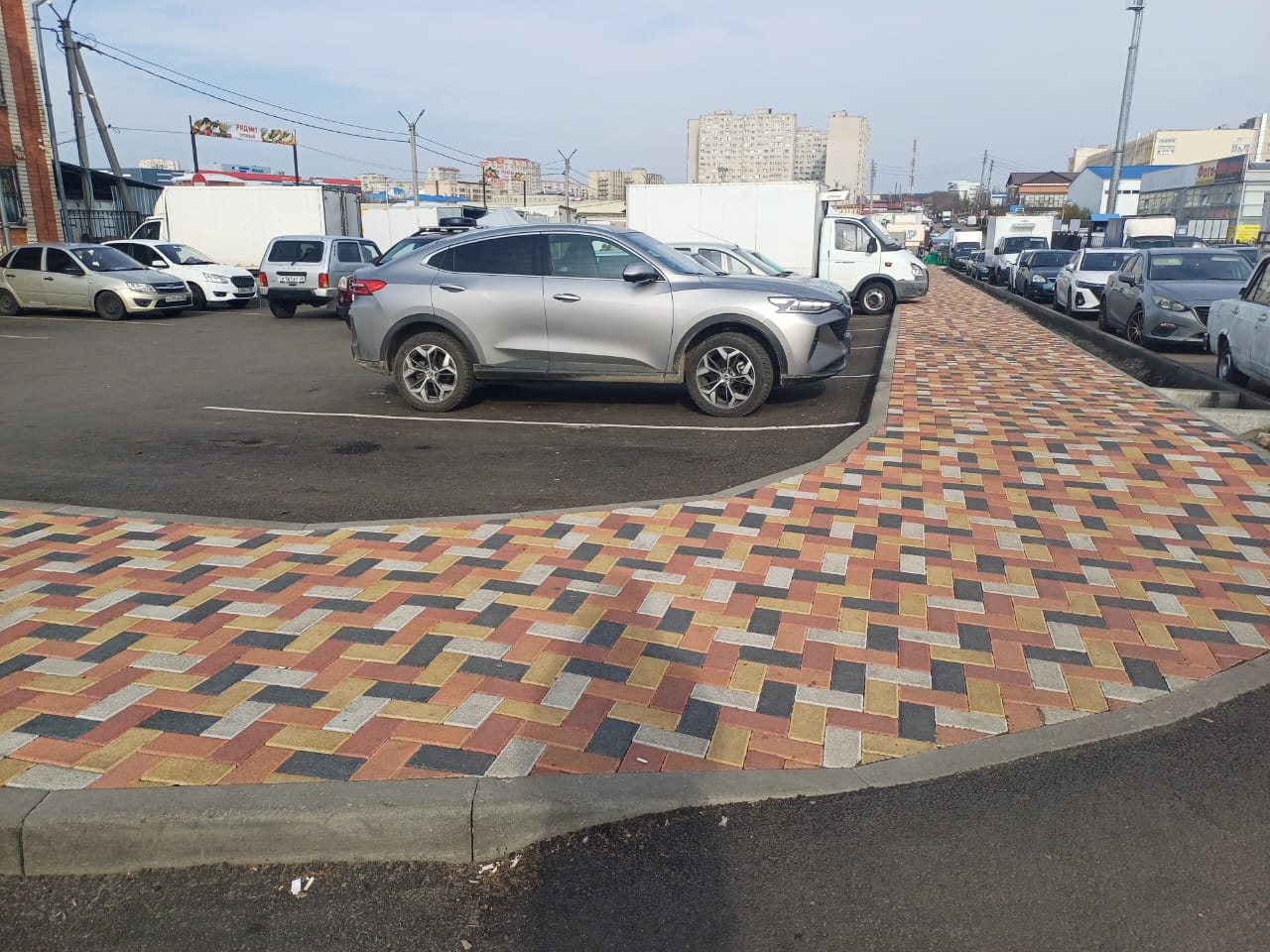 В Ставрополе преобразили прилегающую территорию рынка «Южный» В Ставрополе преобразили прилегающую территорию рынка «Южный»