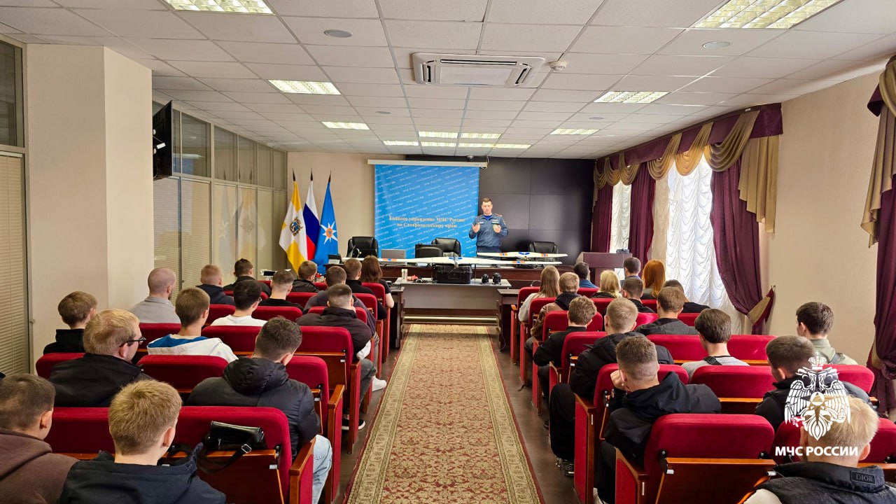 Будущие специалисты безопасности пришли на экскурсию Будущие специалисты безопасности пришли на экскурсию