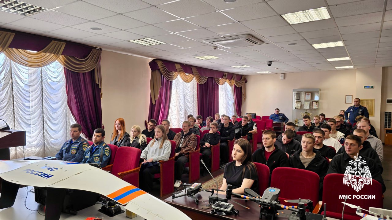 Будущие специалисты безопасности пришли на экскурсию Будущие специалисты безопасности пришли на экскурсию