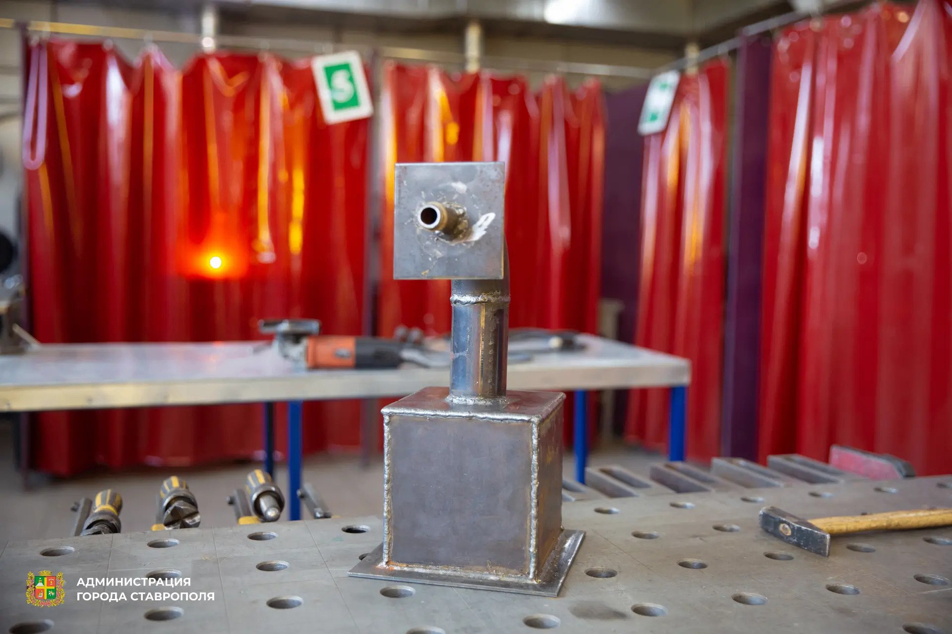 Лучшие в профессии: в Ставрополе начались соревнования среди сварщиков, плиточников и мастеров ремонта бытовой техники Лучшие в профессии: в Ставрополе начались соревнования среди сварщиков, плиточников и мастеров ремонта бытовой техники