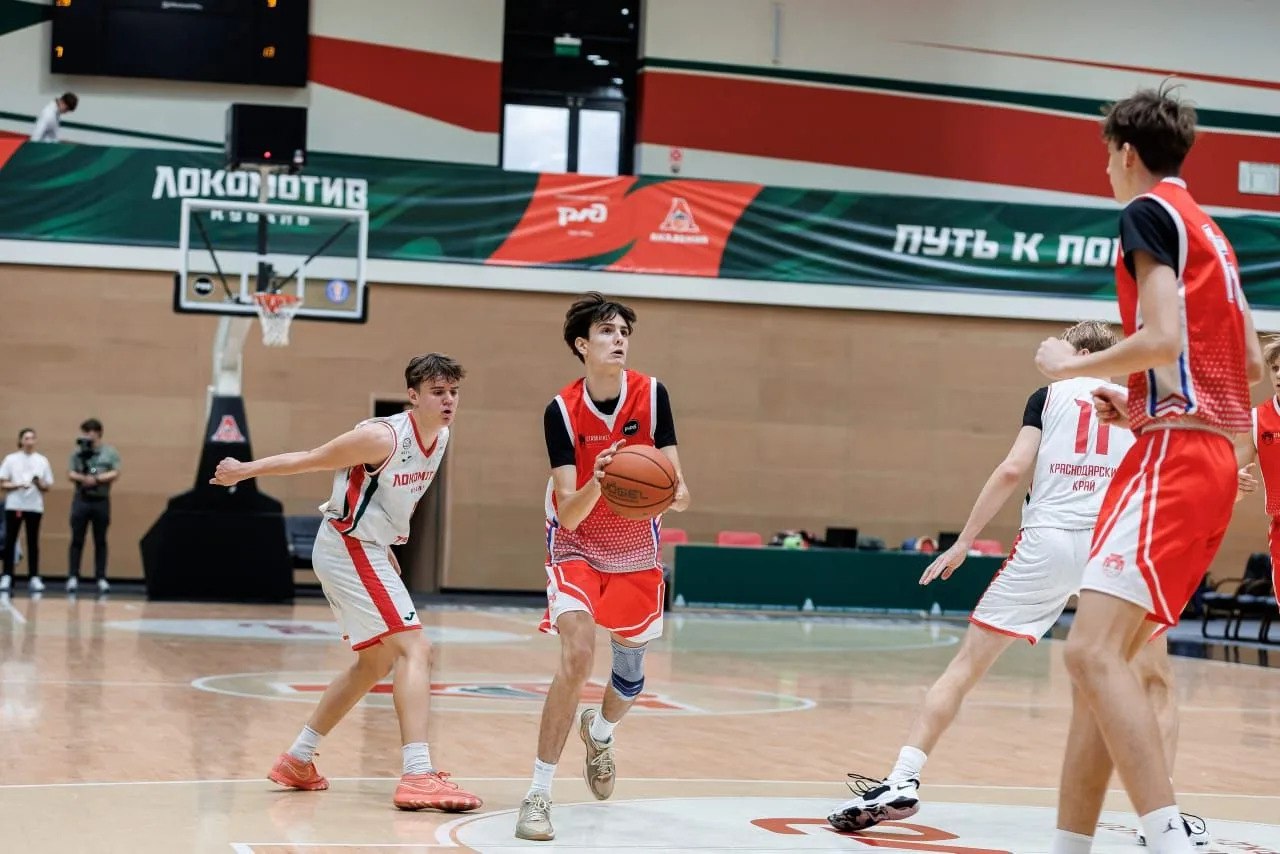 Команда юниоров до 18 лет Детско-юношеской спортивной школы № 1 Ставрополя успешно выступила на межрегиональных соревнованиях Первенства СКФО и ЮФО сезона 2025/26, которые проходили в Краснодарском крае Команда юниоров до 18 лет Детско-юношеской спортивной школы № 1 Ставрополя успешно выступила на межрегиональных соревнованиях Первенства СКФО и ЮФО сезона 2025/26, которые проходили в Краснодарском крае