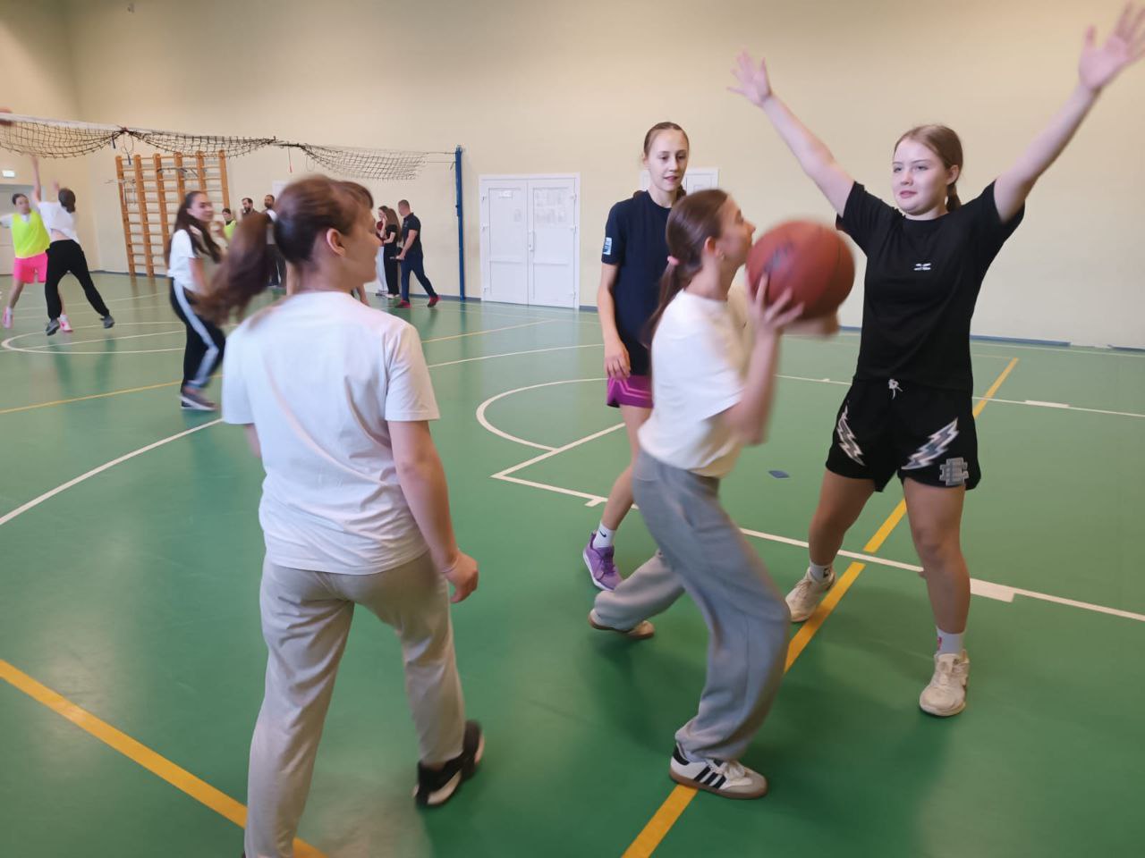 На базе МБОУ СОШ 8 г. Ессентуки прошли муниципальные соревнования по баскетболу 3х3 по программе "Президентских игр" На базе МБОУ СОШ 8 г. Ессентуки прошли муниципальные соревнования по баскетболу 3х3 по программе "Президентских игр"