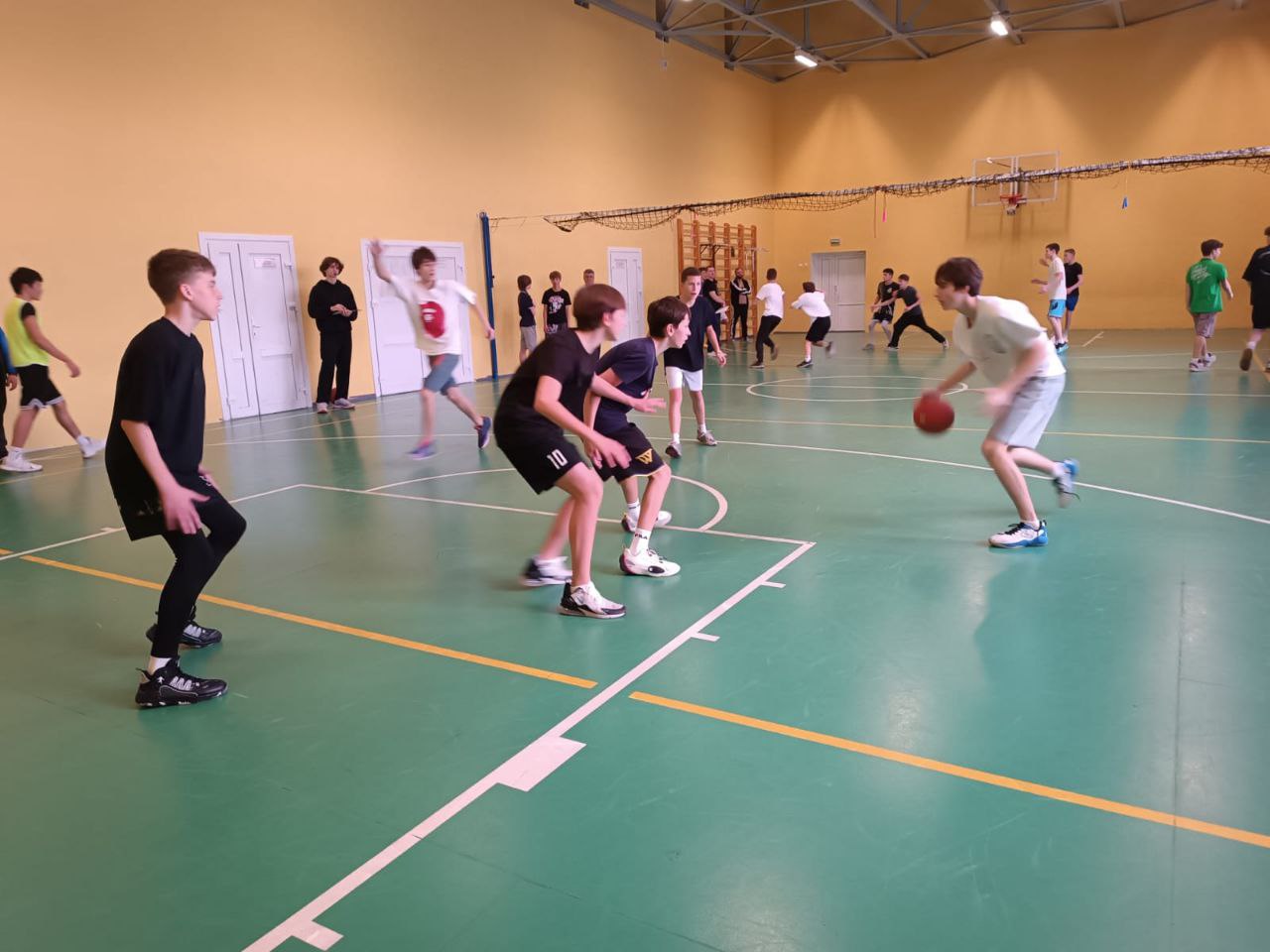 На базе МБОУ СОШ 8 г. Ессентуки прошли муниципальные соревнования по баскетболу 3х3 по программе "Президентских игр" На базе МБОУ СОШ 8 г. Ессентуки прошли муниципальные соревнования по баскетболу 3х3 по программе "Президентских игр"