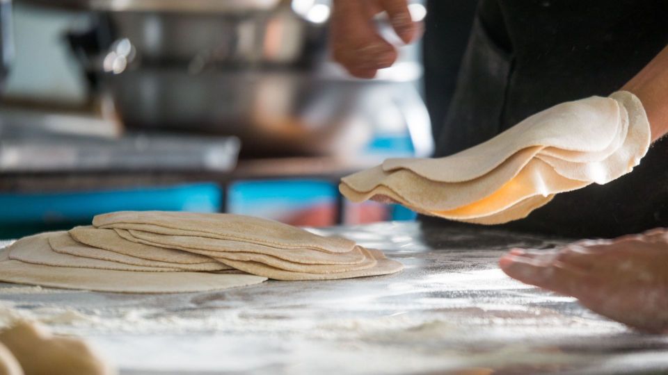 В Грузии лепешки чвиштари едят чаще хлеба: в основе — особая мука