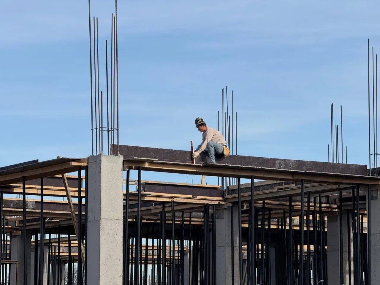 Дмитрий Ворошилов: Сегодня вместе с министром образования Ставропольского края Марией Смагиной объехали объекты, где ведутся работы по капитальному ремонту и строительству образовательных учреждений Дмитрий Ворошилов: Сегодня вместе с министром образования Ставропольского края Марией Смагиной объехали объекты, где ведутся работы по капитальному ремонту и строительству образовательных учреждений