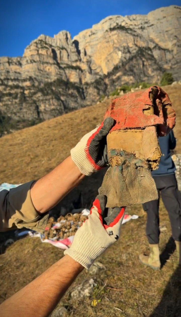 В Ингушетии нашли редчайшие артефакты – два женских головных убора курхарса В Ингушетии нашли редчайшие артефакты – два женских головных убора курхарса