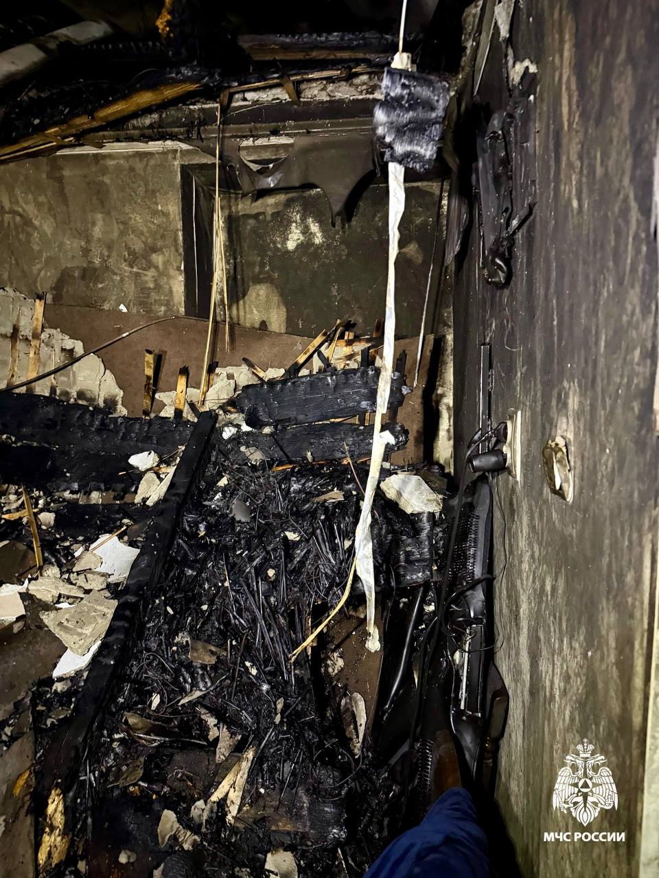 #ПожарныеСутки26. Сгорела проводка, а вместе с ней и дом На минувших выходных в селе Гофицком на улице Набережной загорелся жилой дом #ПожарныеСутки26. Сгорела проводка, а вместе с ней и дом На минувших выходных в селе Гофицком на улице Набережной загорелся жилой дом