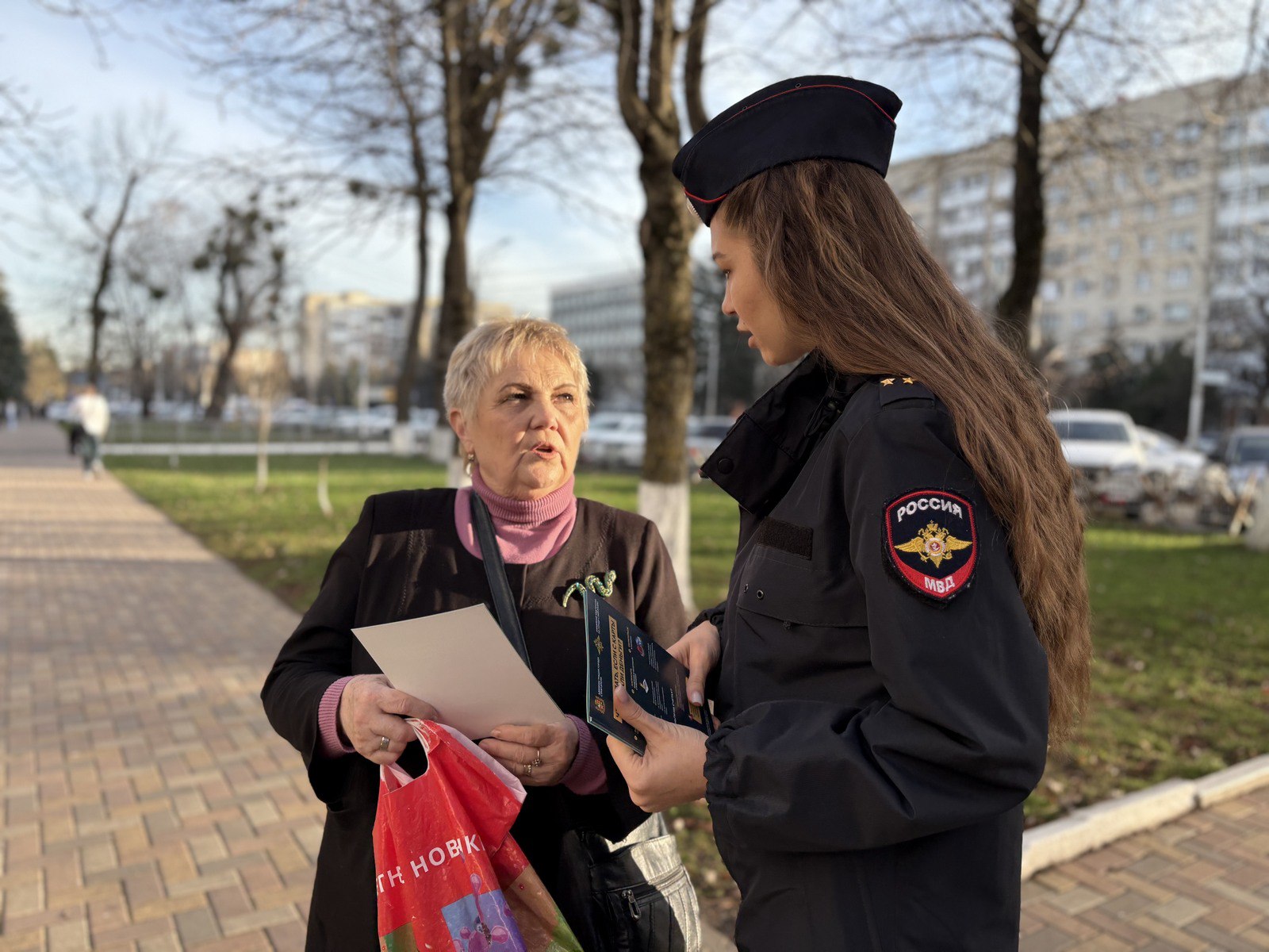 В Ставрополе полицейские провели акцию «Стоп-мошенник!» для жителей и гостей краевой столицы В Ставрополе полицейские провели акцию «Стоп-мошенник!» для жителей и гостей краевой столицы