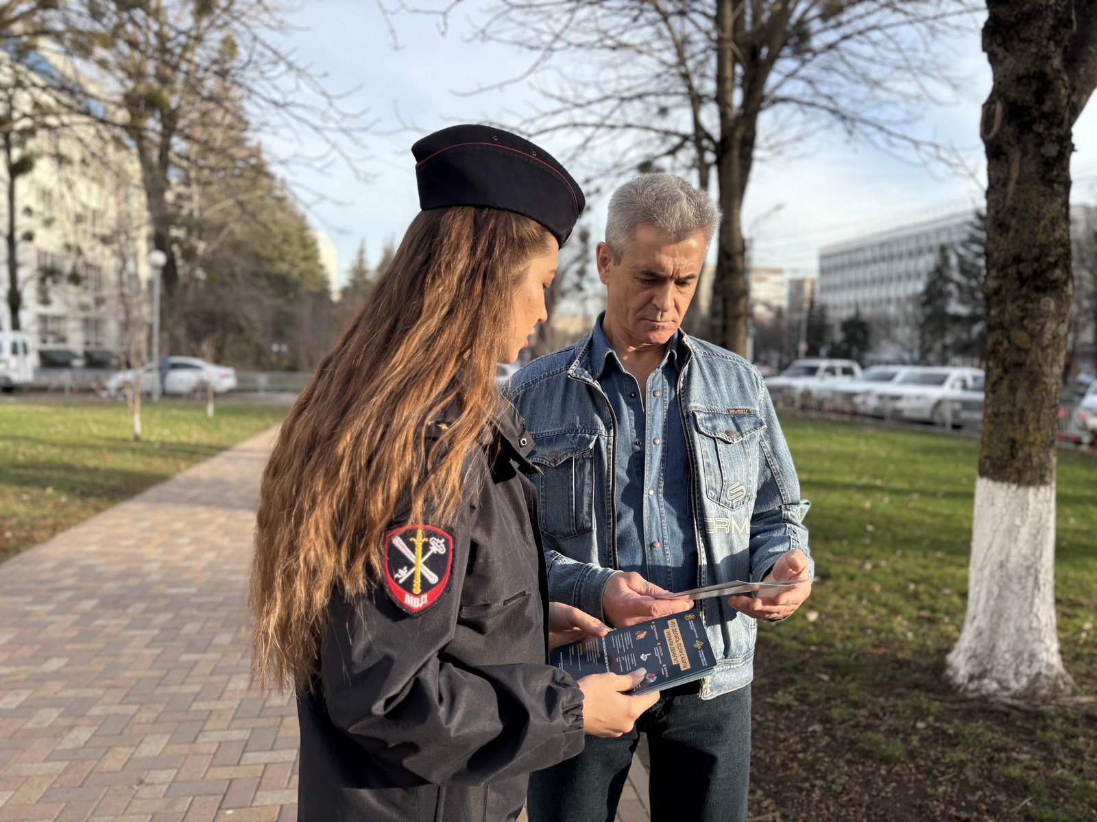 В Ставрополе полицейские провели акцию «Стоп-мошенник!» для жителей и гостей краевой столицы В Ставрополе полицейские провели акцию «Стоп-мошенник!» для жителей и гостей краевой столицы