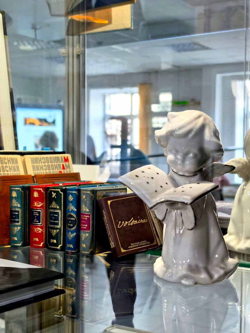 В Ставрополе в Лермонтовской библиотеке открылась выставка редких изданий и уникальных книжных находок В Ставрополе в Лермонтовской библиотеке открылась выставка редких изданий и уникальных книжных находок