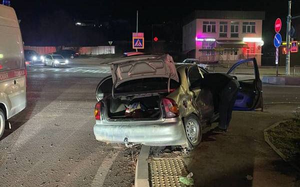 В Предгорном округе в результате столкновения автомобилей пострадал пассажир В Предгорном округе в результате столкновения автомобилей пострадал пассажир