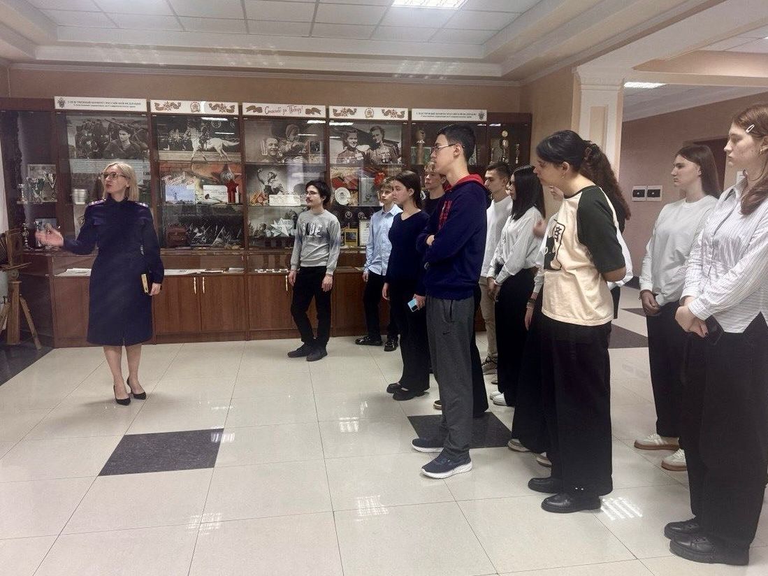 В следственном управлении СК России по Ставропольскому краю состоялся День открытых дверей для школы «Юный правовед» В следственном управлении СК России по Ставропольскому краю состоялся День открытых дверей для школы «Юный правовед»