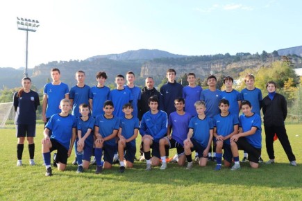 На базе МБУ ДО СШ Романенко завершился заключительный тур Чемпионата ЮФО/СКФО, где команда 2010-2011 года рождения под руководством тренера-преподавателя Рашида Кадыевича Шаханова одержала волевую победу над командой...