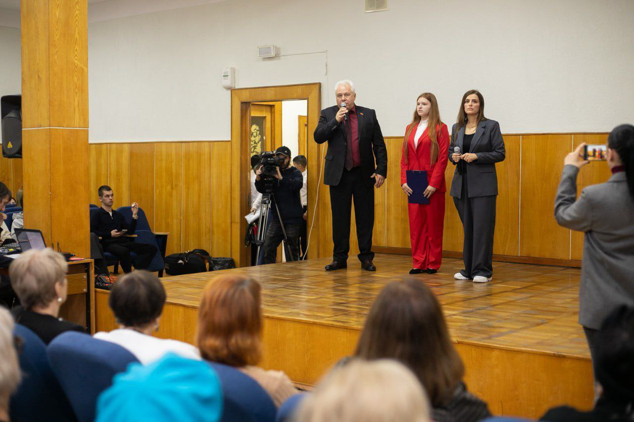 Для самых родных и любимых: Пятигорск поздравил мам с праздником Для самых родных и любимых: Пятигорск поздравил мам с праздником