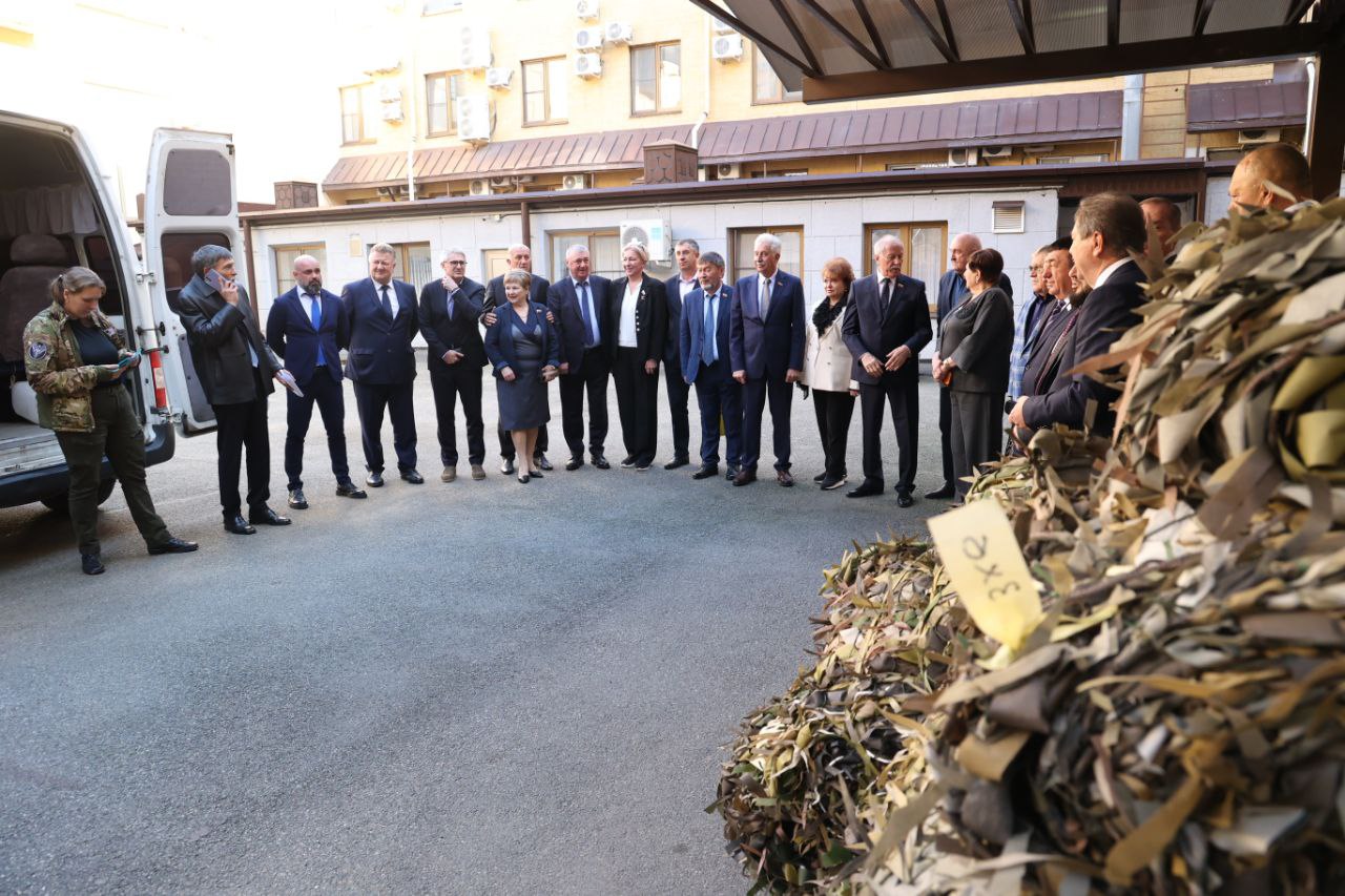 Очередной гуманитарный груз передали в зону СВО депутаты Думы Ставрополья Очередной гуманитарный груз передали в зону СВО депутаты Думы Ставрополья