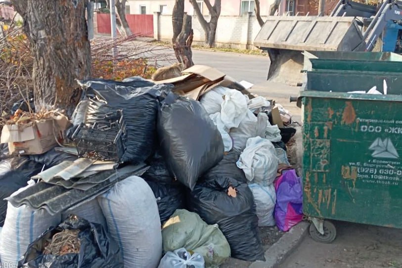 ВИДИТЕ НАВАЛЫ? ИХ УЖЕ НЕТ Эти площадки в Ессентуках убраны ВИДИТЕ НАВАЛЫ? ИХ УЖЕ НЕТ Эти площадки в Ессентуках убраны