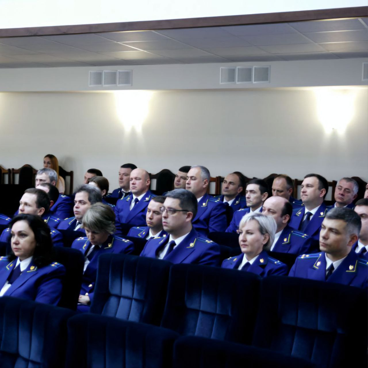 Профилактика подростковой преступности – на особом контроле Юрия Немкина Профилактика подростковой преступности – на особом контроле Юрия Немкина