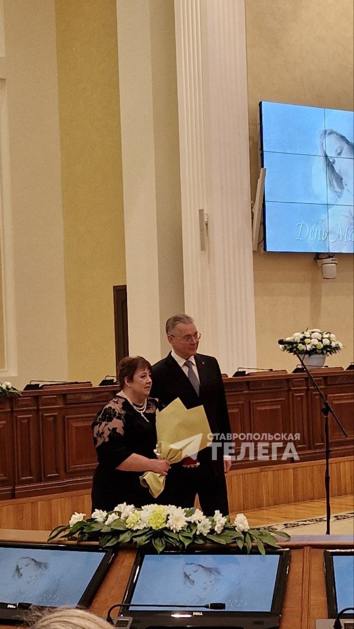 64 многодетные мамы Ставрополья награждены медалями «Материнская слава» трех степеней в преддверии Дня матери 64 многодетные мамы Ставрополья награждены медалями «Материнская слава» трех степеней в преддверии Дня матери