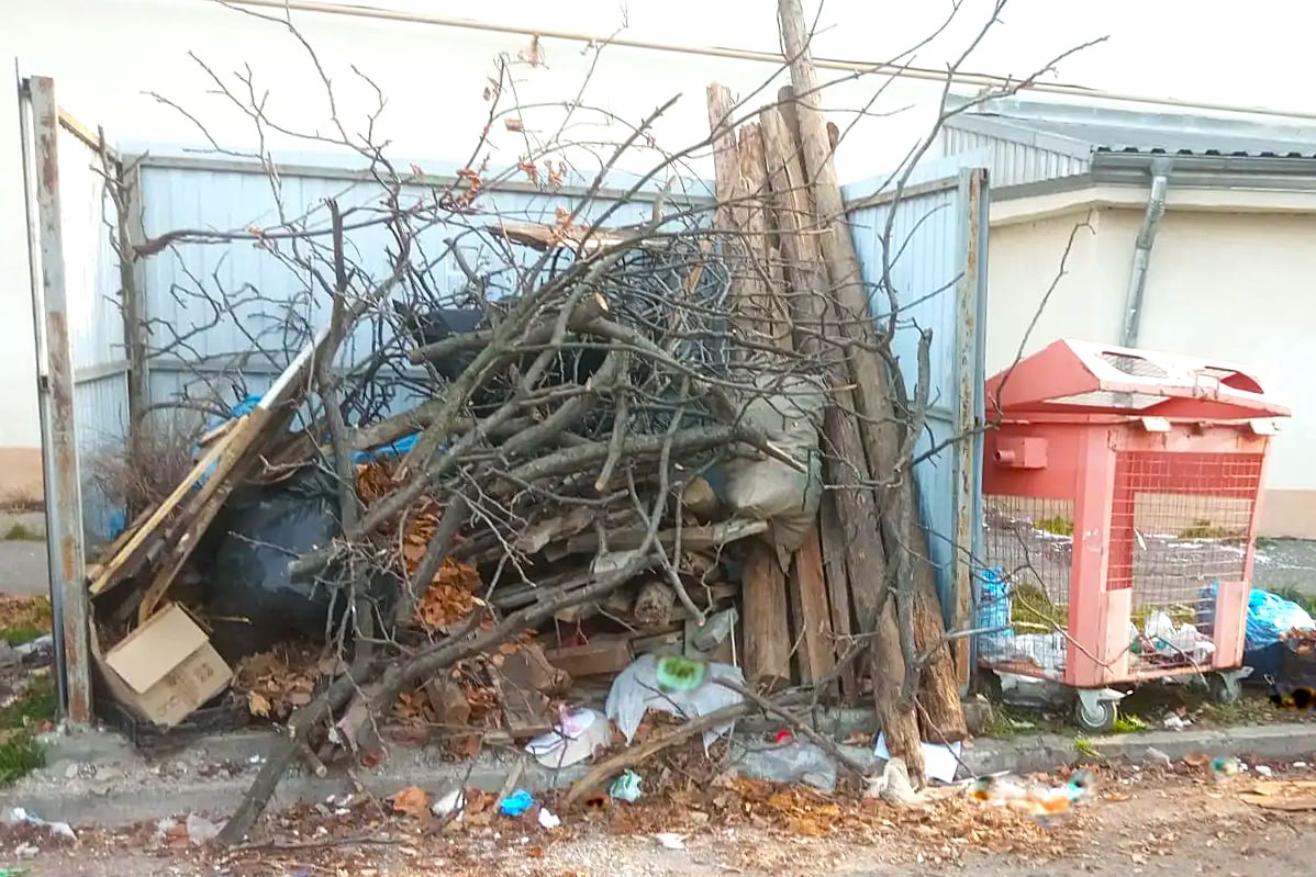 ВИДИТЕ НАВАЛЫ? ИХ УЖЕ НЕТ Эти площадки в Ессентуках убраны ВИДИТЕ НАВАЛЫ? ИХ УЖЕ НЕТ Эти площадки в Ессентуках убраны