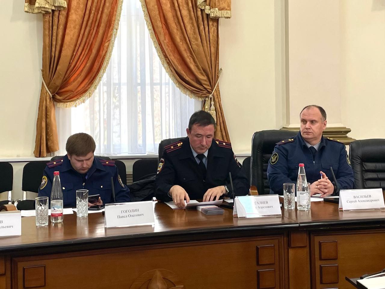 В Ессентуках обсудили меры по профилактике правонарушений и правовому просвещению граждан В Ессентуках обсудили меры по профилактике правонарушений и правовому просвещению граждан