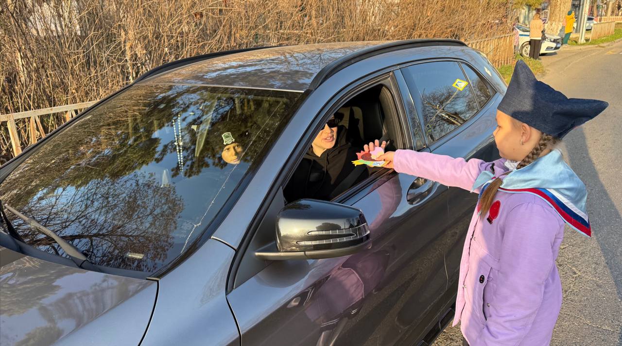 В Ессентуках, ко Дню матери провели социальную акцию для автоледи, призвав соблюдать ПДД В Ессентуках, ко Дню матери провели социальную акцию для автоледи, призвав соблюдать ПДД