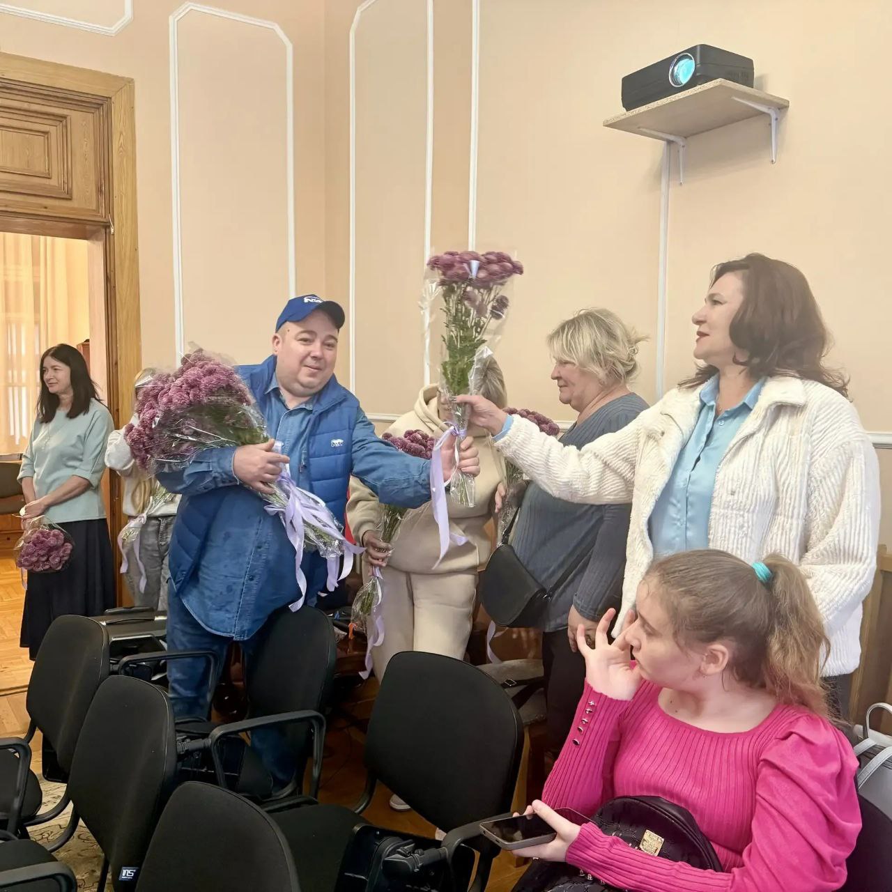 Поздравили мам на мероприятии в Доме для мамы и ессентукские депутаты Поздравили мам на мероприятии в Доме для мамы и ессентукские депутаты