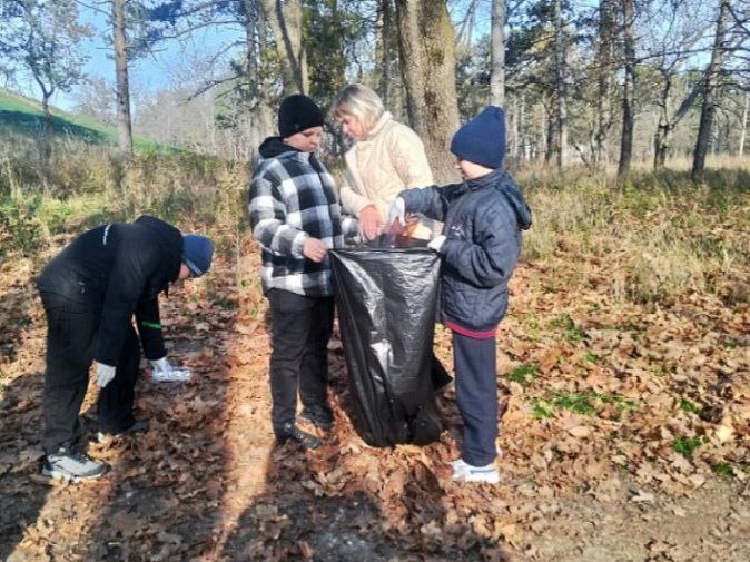 «Живи, лес!» Экологическую акцию провели пятигорские школьники «Живи, лес!» Экологическую акцию провели пятигорские школьники