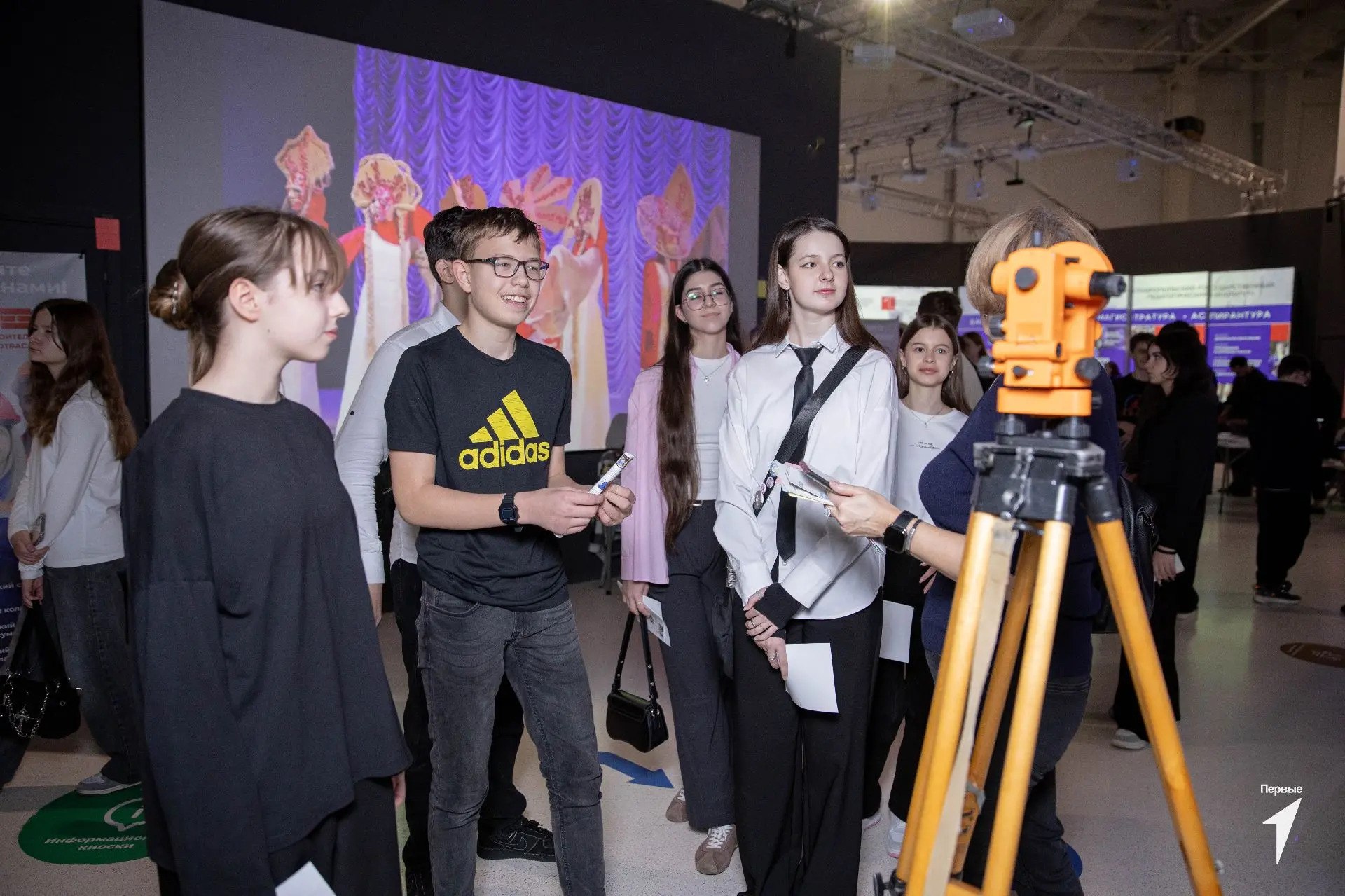 В Ставрополе состоялась ярмарка профессий «Зову в свою профессию», собравшая на одной площадке образовательные организации края и молодых людей, выбирающих свой профессиональный путь В Ставрополе состоялась ярмарка профессий «Зову в свою профессию», собравшая на одной площадке образовательные организации края и молодых людей, выбирающих свой профессиональный путь