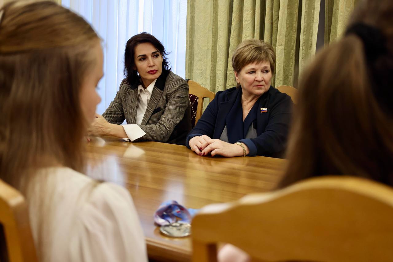 Встреча с акробатами-чемпионами Встреча с акробатами-чемпионами