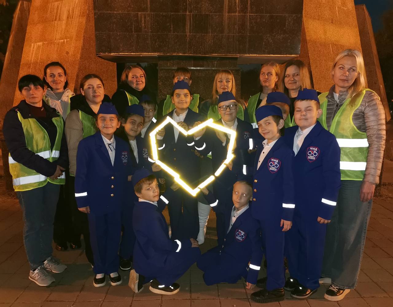 «Пятигорск, засветись!»: юные горожане украсили светом достопримечательности «Пятигорск, засветись!»: юные горожане украсили светом достопримечательности