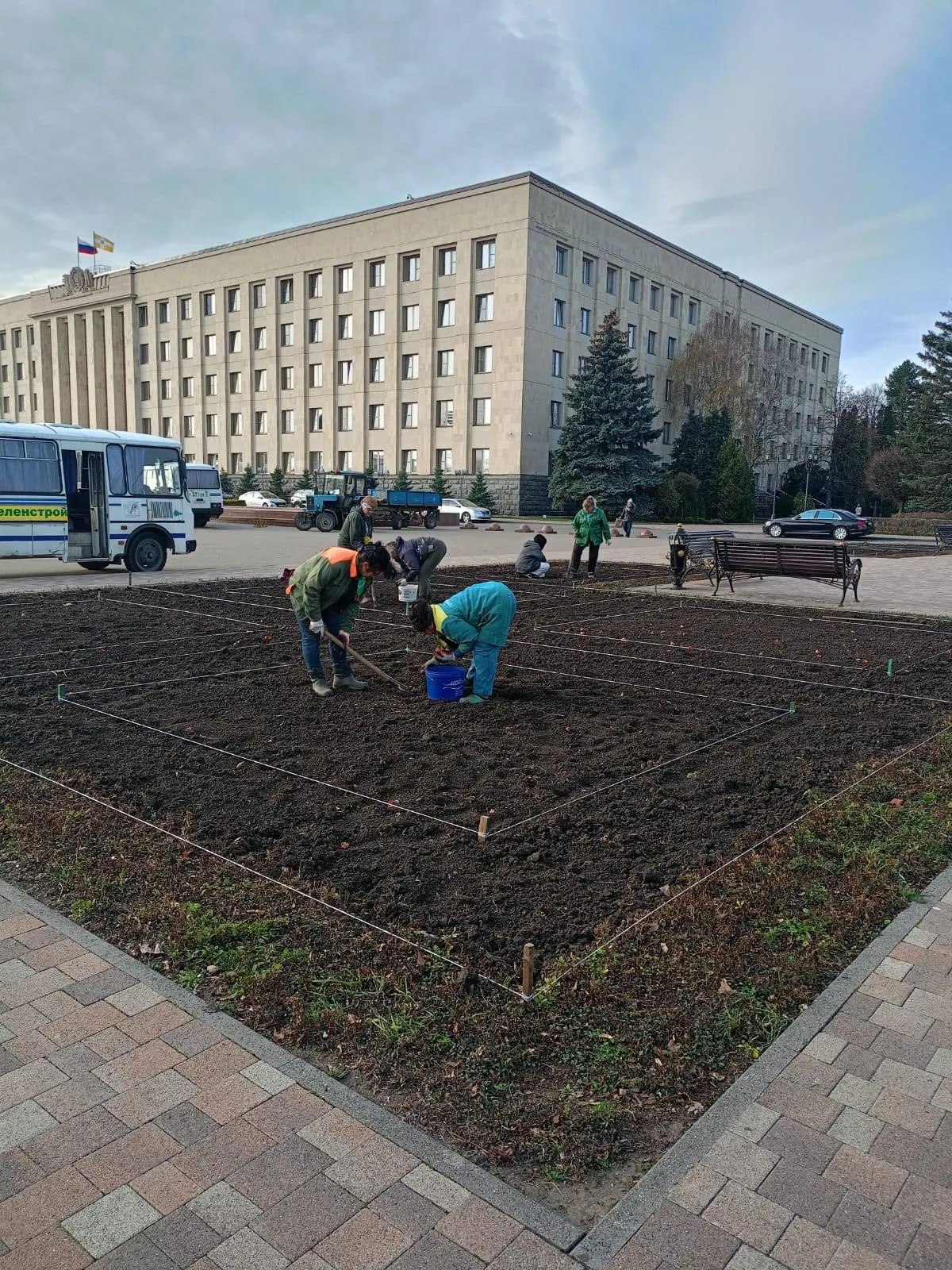Клумбы Ставрополя готовятся встретить холода Клумбы Ставрополя готовятся встретить холода