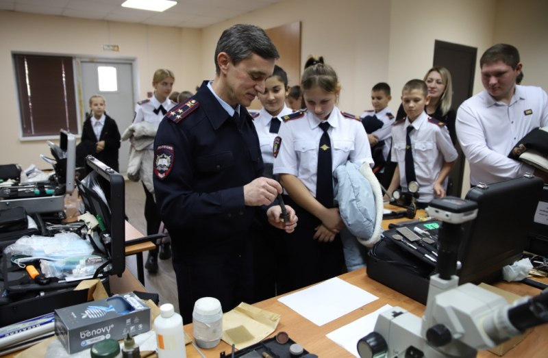 В Ставропольском филиале Краснодарского университета МВД России сотрудники краевой полиции приняли участие в Дне открытых дверей В Ставропольском филиале Краснодарского университета МВД России сотрудники краевой полиции приняли участие в Дне открытых дверей