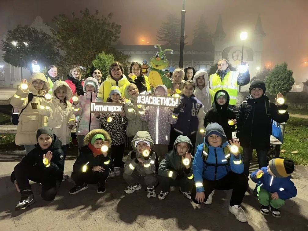 «Пятигорск, засветись!»: юные горожане украсили светом достопримечательности «Пятигорск, засветись!»: юные горожане украсили светом достопримечательности