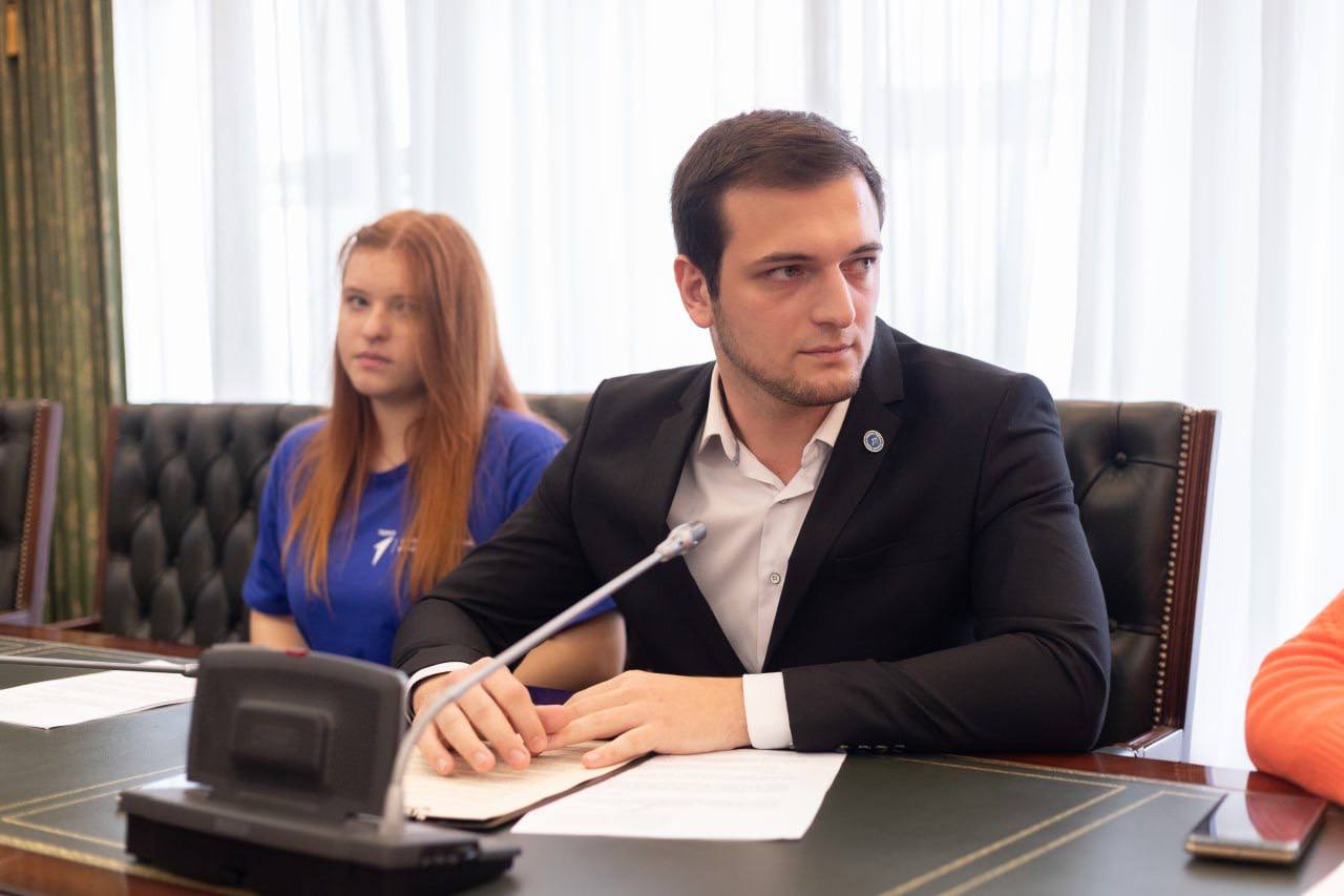 Дмитрий Ворошилов: Сегодня провёл Координационный совет по взаимодействию с местным отделением Движения Первых городакурорта Пятигорска Дмитрий Ворошилов: Сегодня провёл Координационный совет по взаимодействию с местным отделением Движения Первых городакурорта Пятигорска