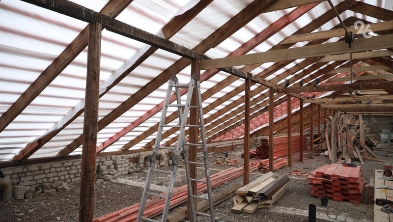 Жительница Изобильного прочитала материал «Победы26» о капремонте крыши в одном из домов в Ленинградском проезде в Ставрополе