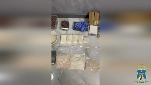 Под камни маскировала закладки с наркотиками жительница Пятигорска