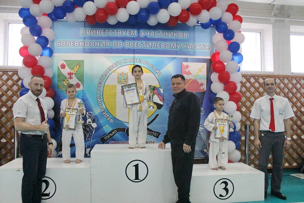 Каратэ к Дню матери. В Зеленокумске прошло 10 краевое соревнование по всестилевому каратэ, посвящённое Дню матери Каратэ к Дню матери. В Зеленокумске прошло 10 краевое соревнование по всестилевому каратэ, посвящённое Дню матери