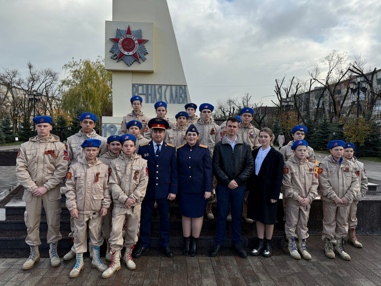 В Ставропольском крае сотрудники СК России приняли участие в церемонии захоронения останков воина Великой Отечественной войны В Ставропольском крае сотрудники СК России приняли участие в церемонии захоронения останков воина Великой Отечественной войны